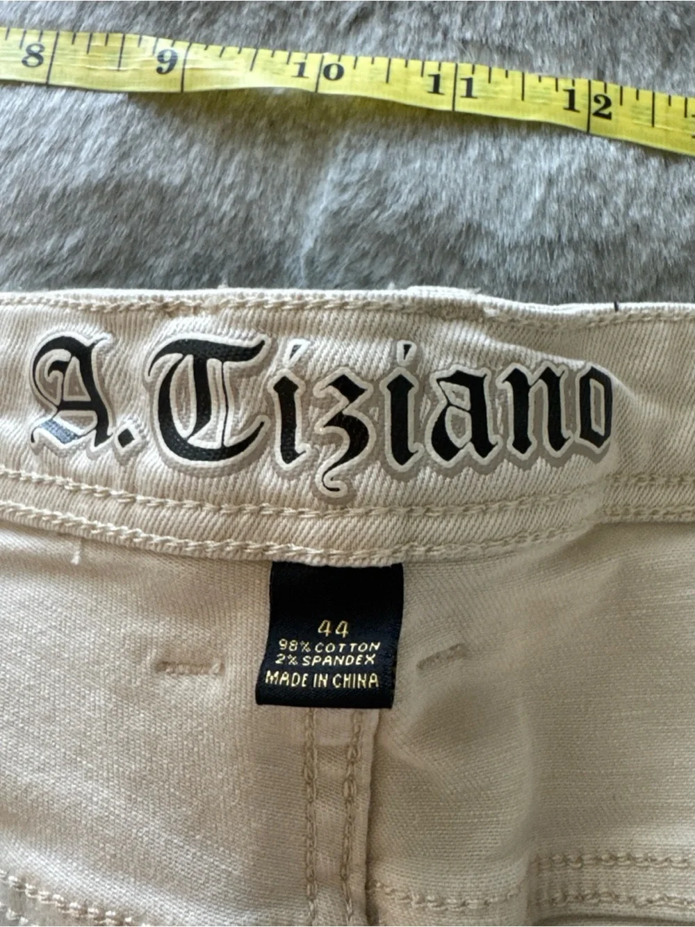A.Tiziano Men’s Tan/Gray Straight Leg Jeans Size 44x35-0439